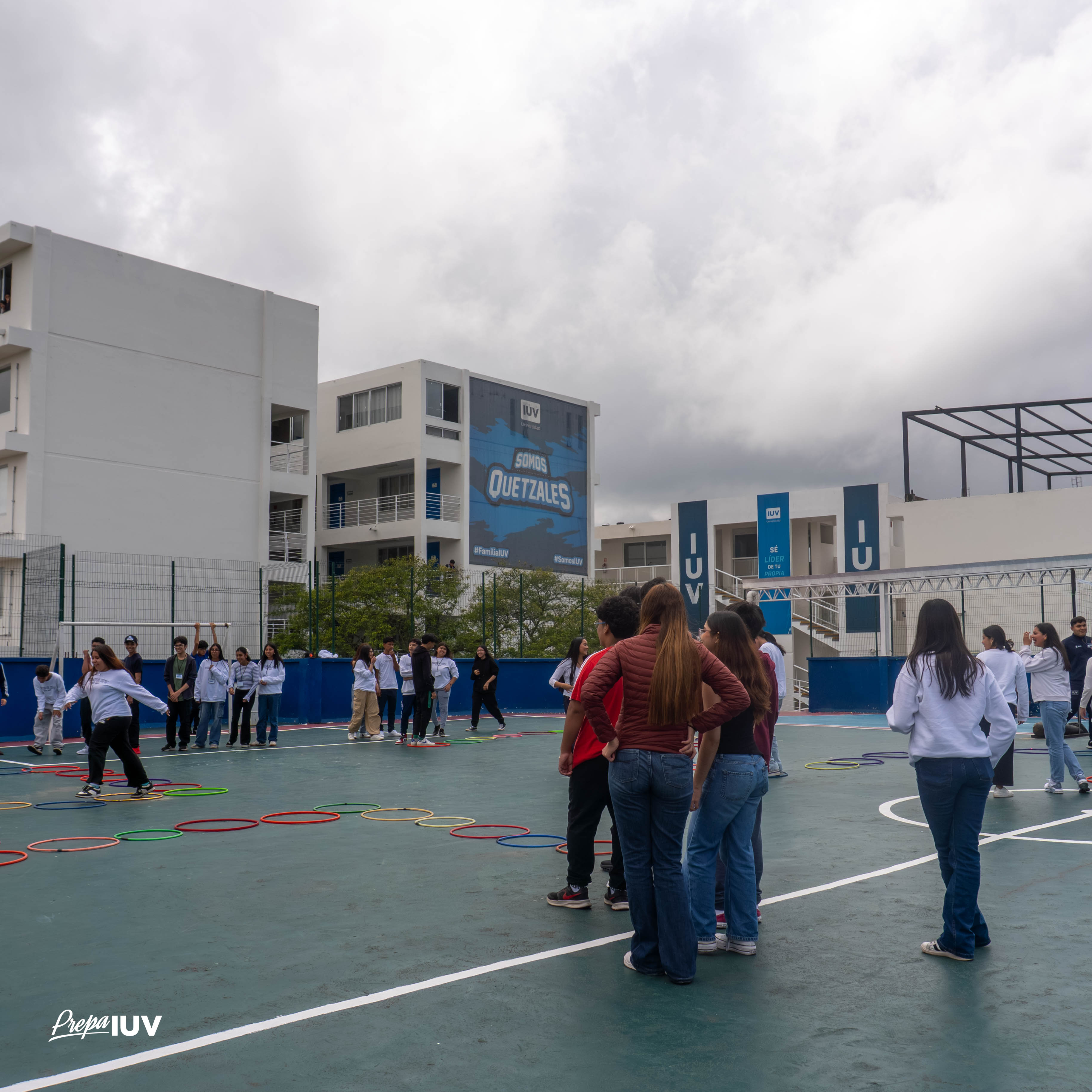 Estudiantes de Bachilleres IUV